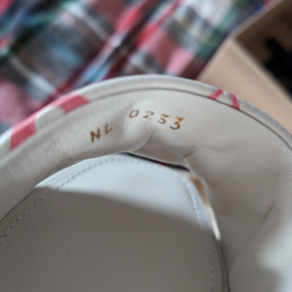 Louis Vuitton Summer 2023 Sandals - Picture 2 of 5